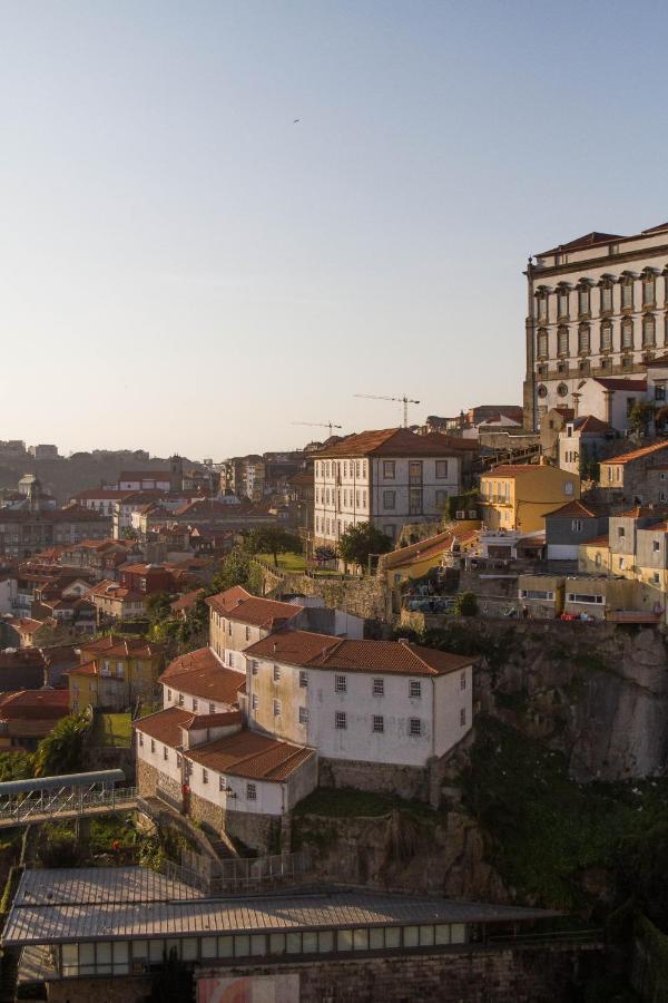 Modern Charming Loft With Balcony In Central Porto Buitenkant foto