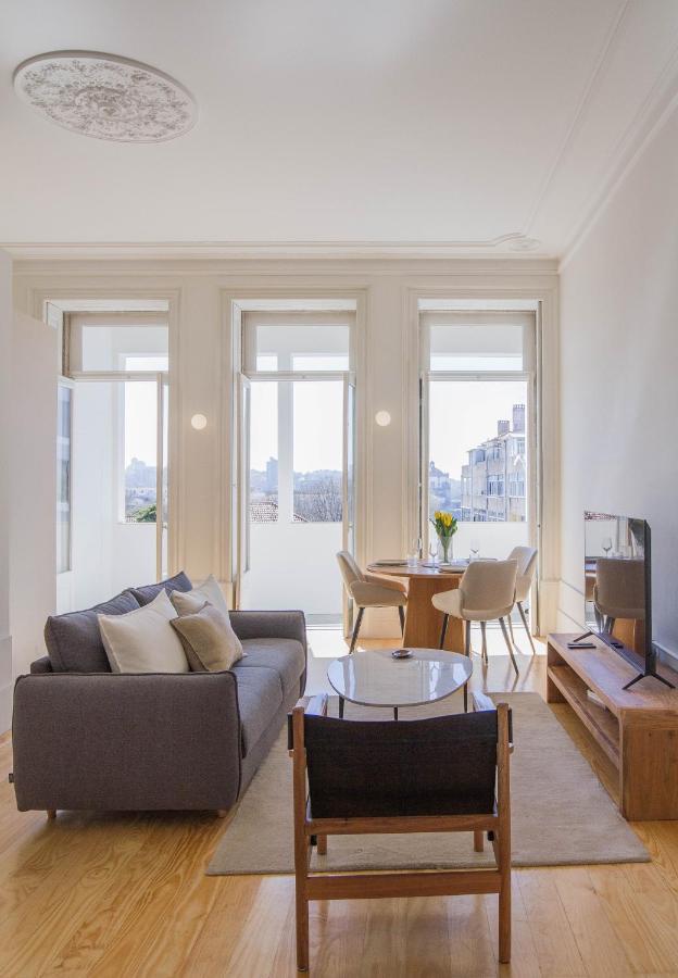 Modern Charming Loft With Balcony In Central Porto Buitenkant foto
